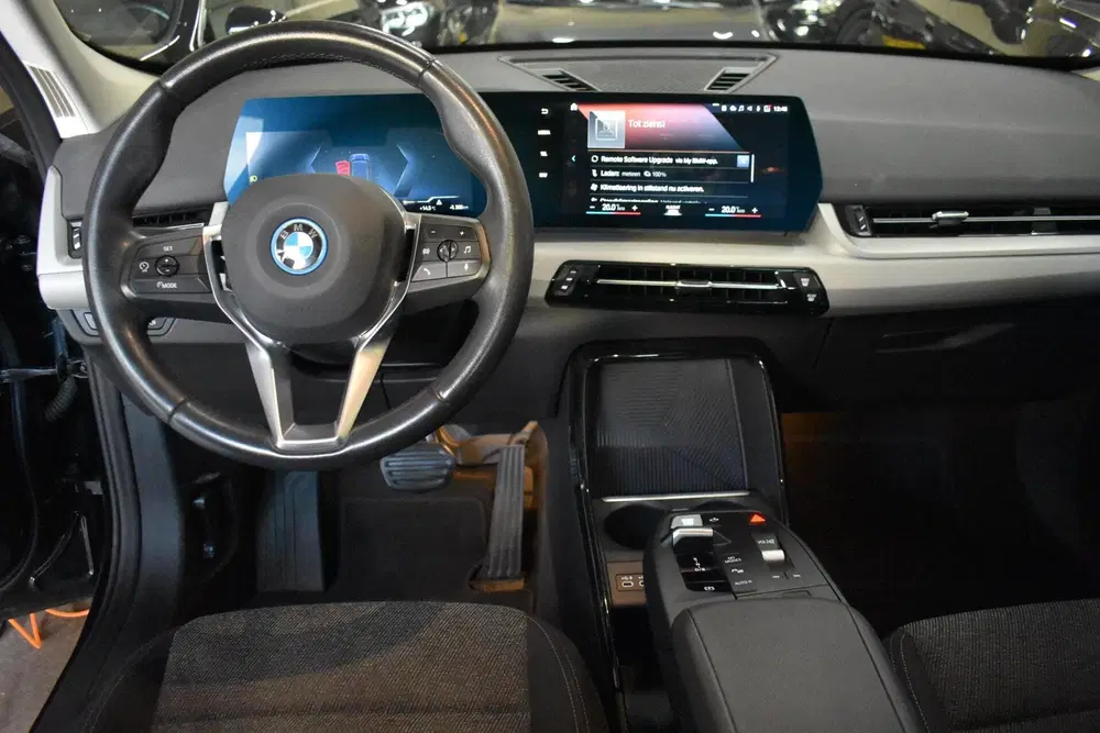 BMW iX1 xDrive30 Launch Edition 67 kWh uit 2023, foto 10