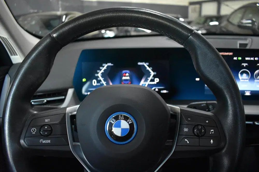 BMW iX1 xDrive30 Launch Edition 67 kWh uit 2023, foto 11
