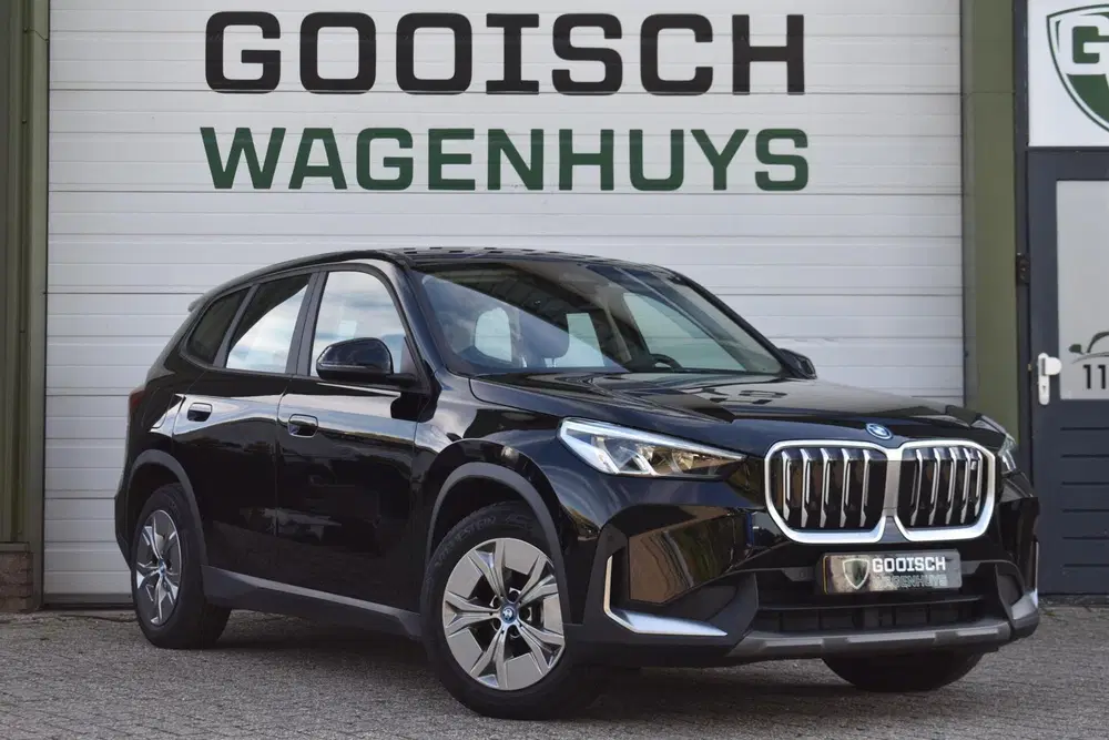 BMW iX1 xDrive30 Launch Edition 67 kWh uit 2023, foto 2