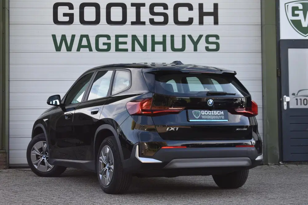 BMW iX1 xDrive30 Launch Edition 67 kWh uit 2023, foto 3