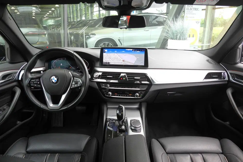 BMW 5-serie 540i High Executive Automaat uit 2022, foto 3