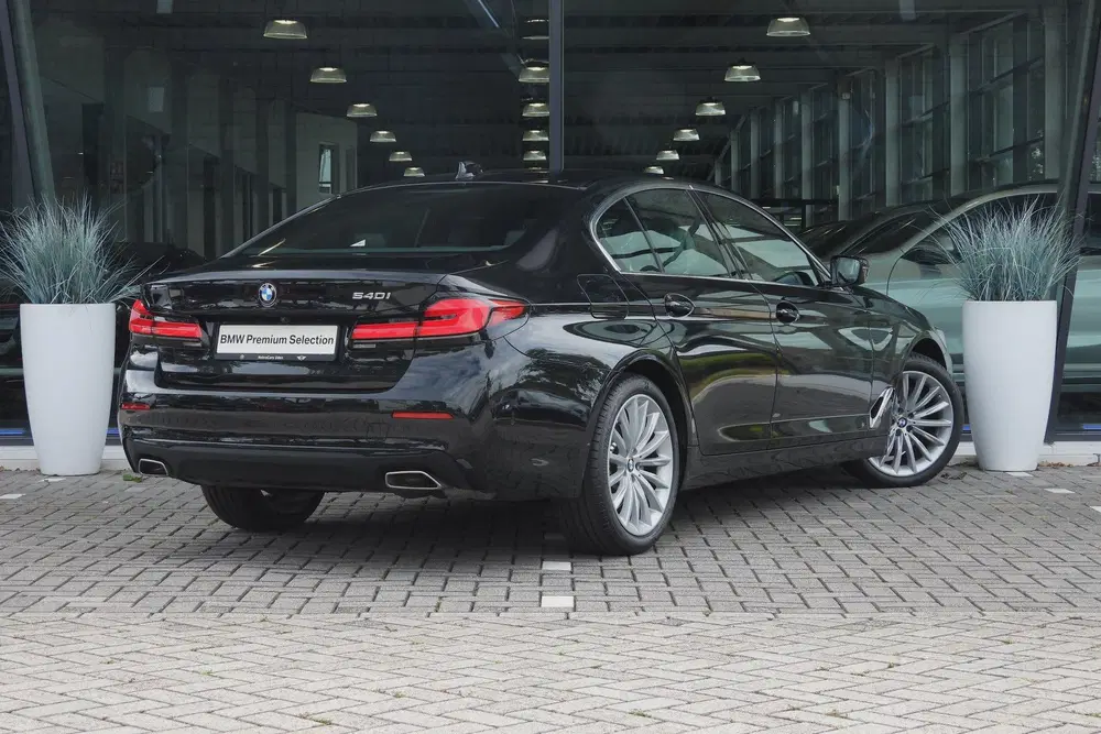 BMW 5-serie 540i High Executive Automaat uit 2022, foto 4