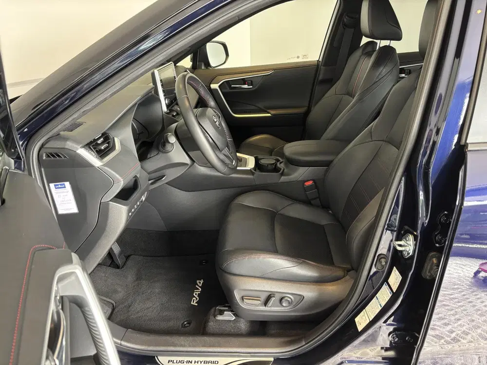Toyota RAV 4 2.5 Plug-in Hybrid AWD Bi-Tone Plus Trekha uit 2022, foto 14