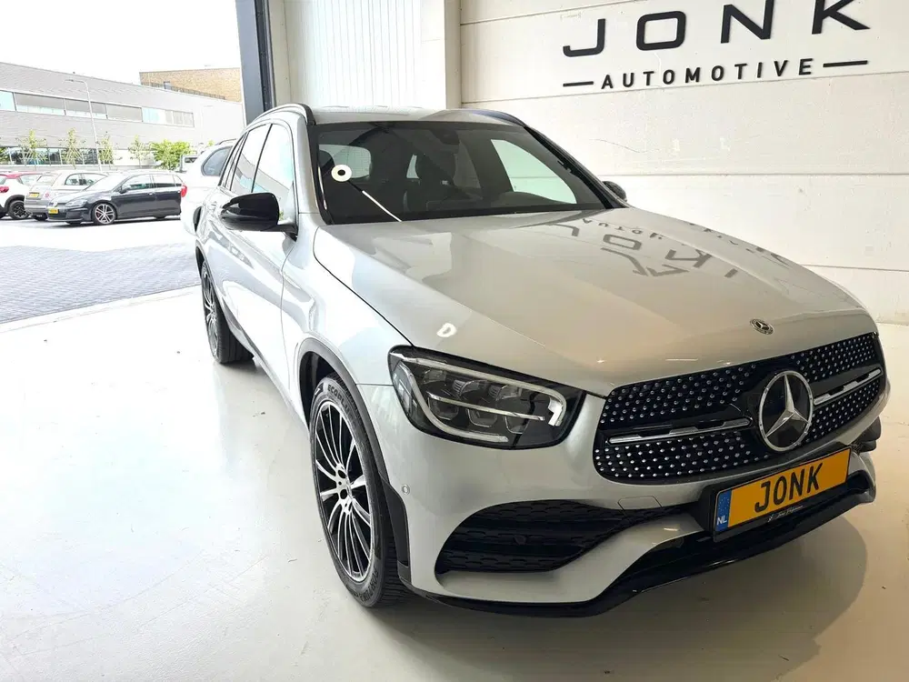 Mercedes-Benz GLC 200 4MATIC AMG Premium Plus uit 2019, foto 3