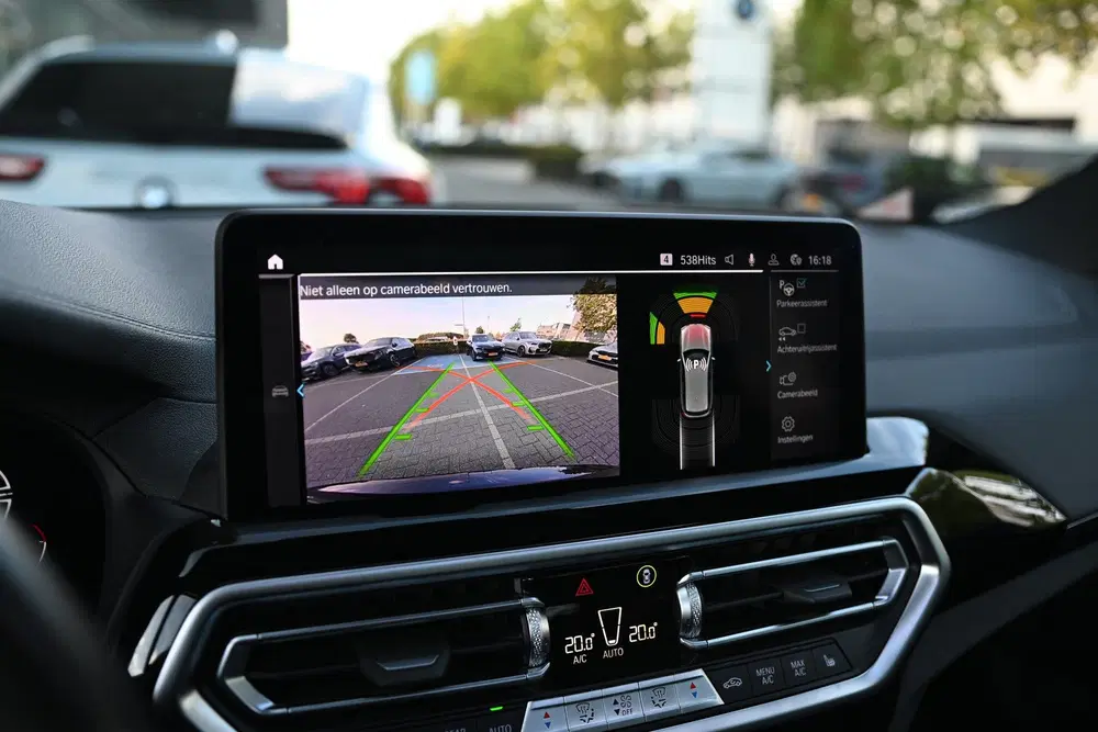 BMW iX3 Executive M Sport uit 2022, foto 10