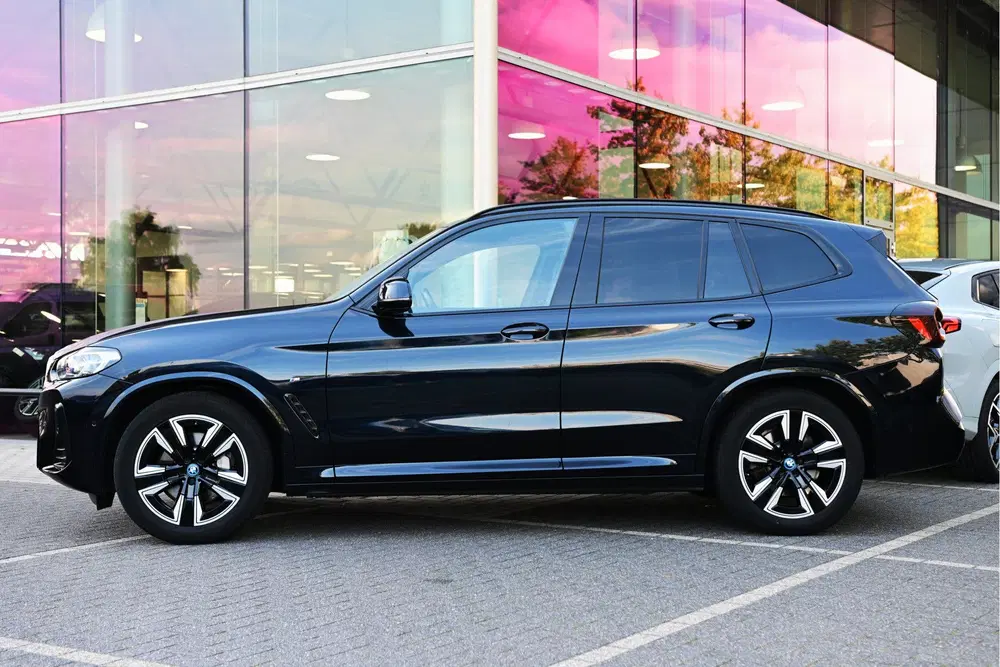 BMW iX3 Executive M Sport uit 2022, foto 5
