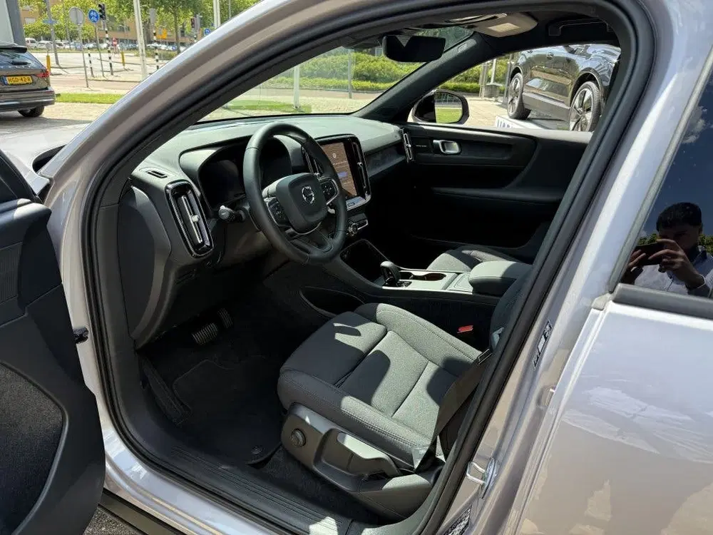 Volvo EX40 Single M Core Business Ed. 70kWh uit 2025, foto 9