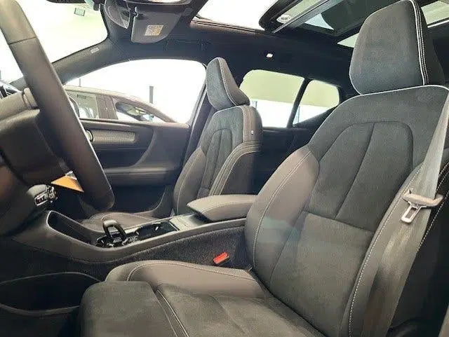 Volvo EX40 Extend. Range Ultra Eur. Black Ed. uit 2026, foto 7