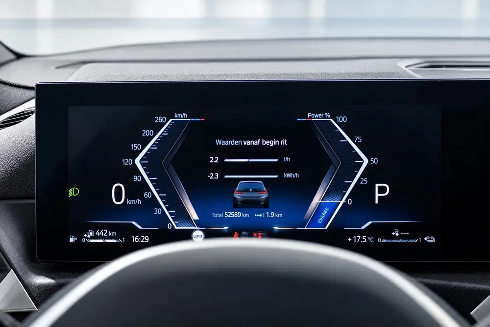 BMW 3-serie 320e uit 2024, foto 10