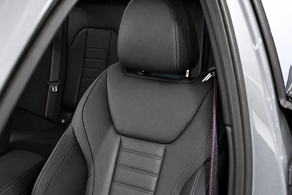 BMW 3-serie 320e uit 2024, foto 12