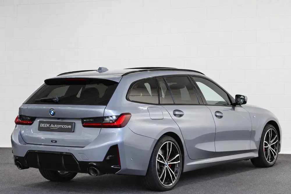 BMW 3-serie 320e uit 2024, foto 3