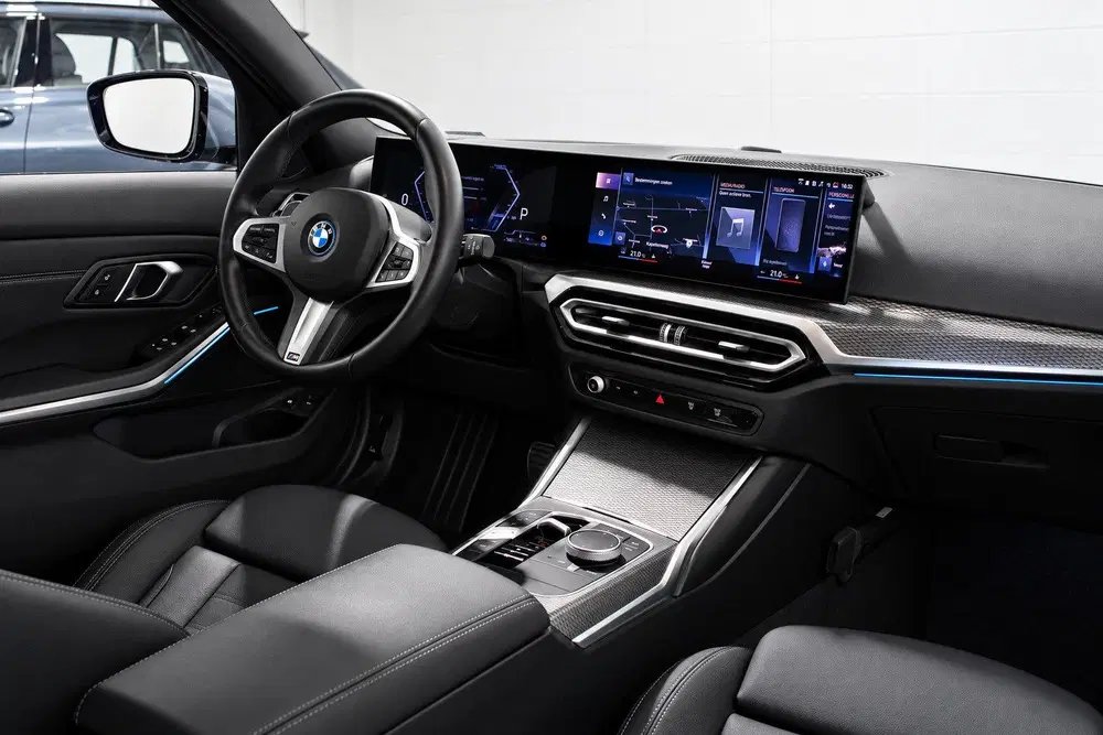 BMW 3-serie 320e uit 2024, foto 4