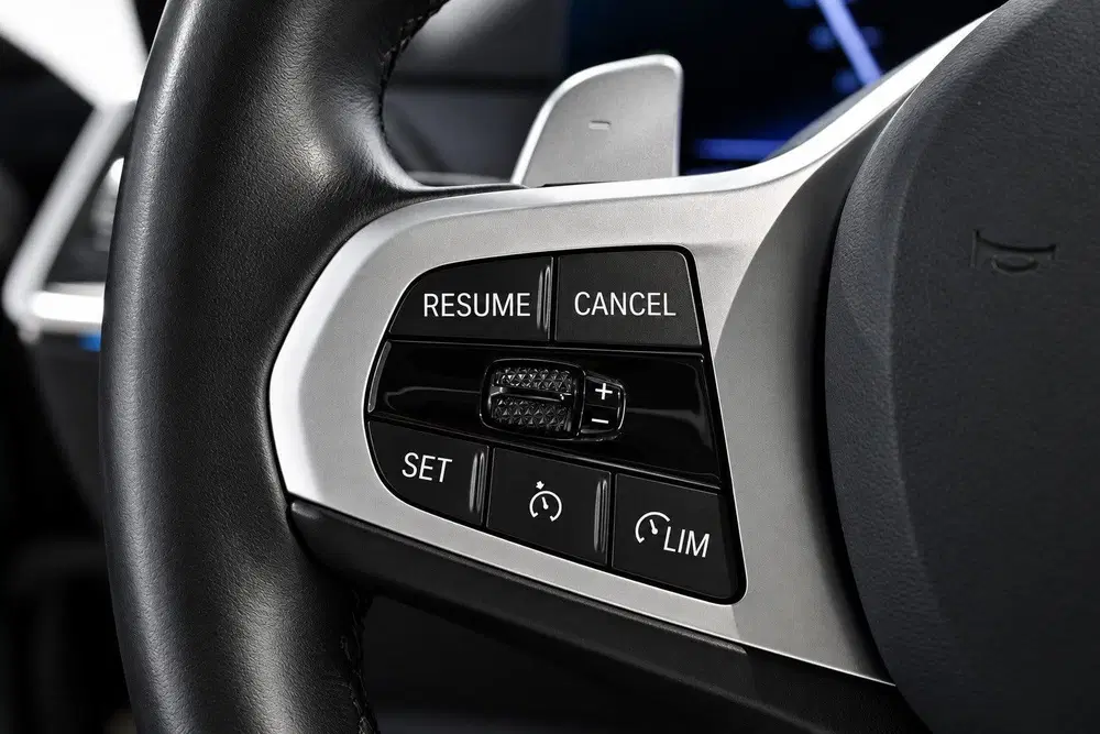 BMW 3-serie 320e uit 2024, foto 9