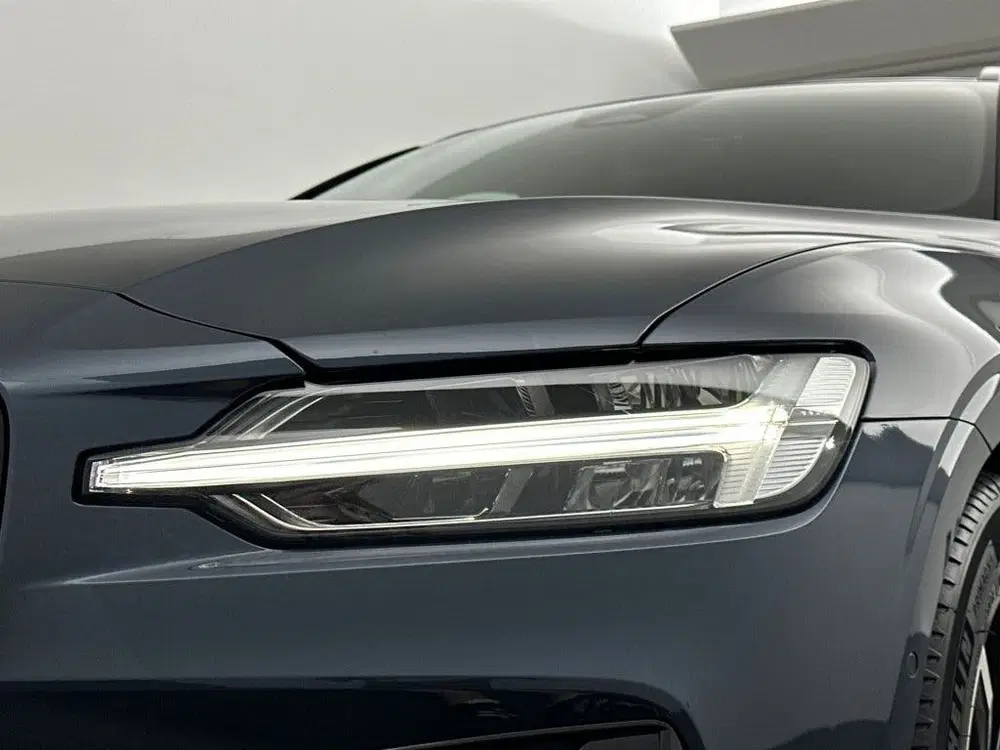 Volvo V60 T6 AWD GT Plus Dark uit 2026, foto 10