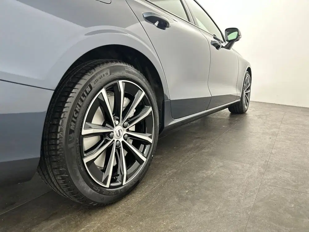 Volvo V60 T6 AWD GT Plus Dark uit 2026, foto 12