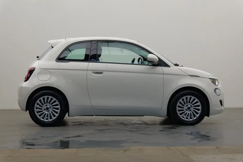 Fiat 500e 24 KWH Action uit 2023, foto 10