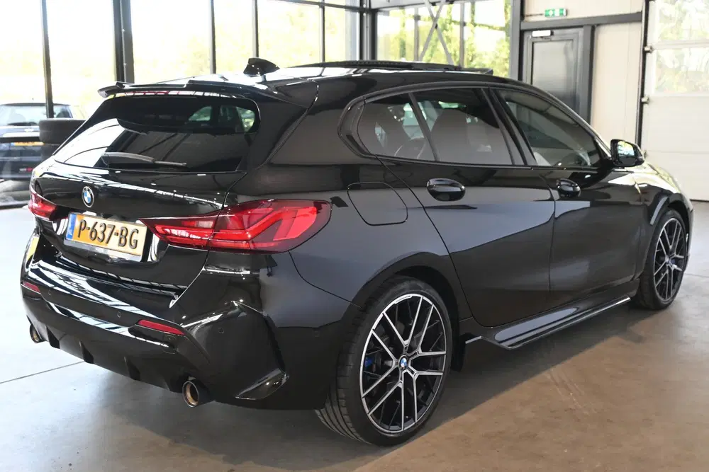 BMW 1-serie 120i Automaat M uit 2022, foto 15