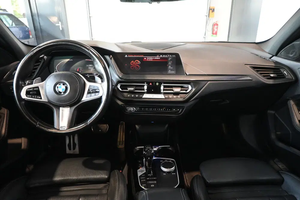 BMW 1-serie 120i Automaat M uit 2022, foto 2