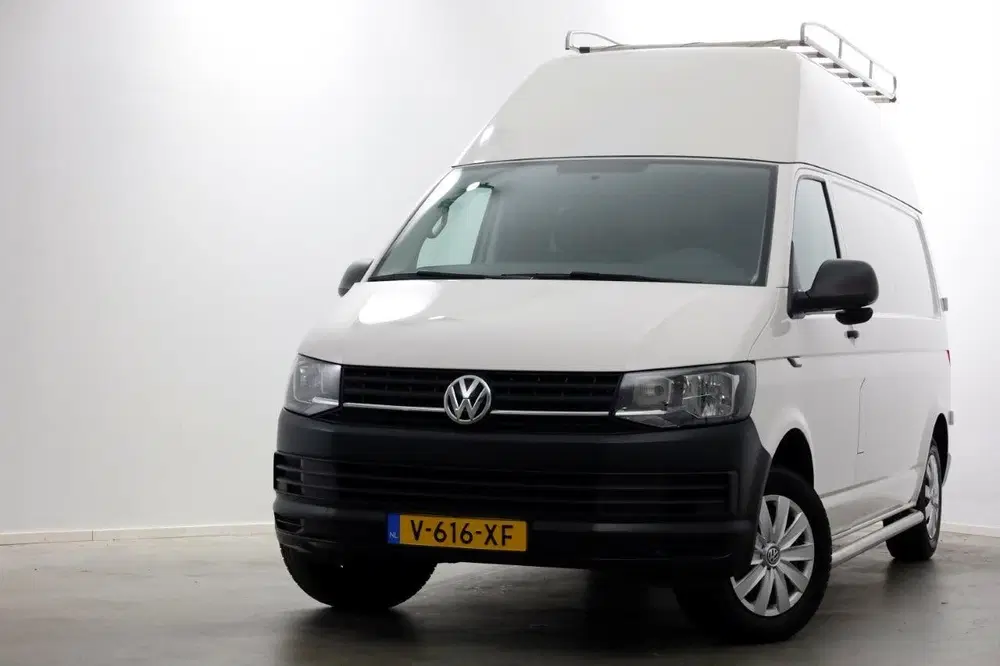 Volkswagen Transporter 2.0 TSI 150pk Benzine L2H3 Airco uit 2019