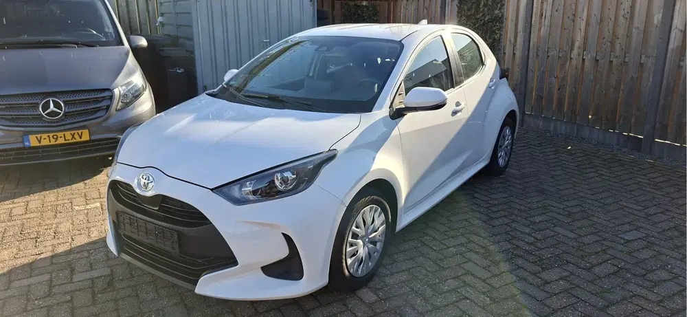 Toyota Yaris 1.0 VVT-i Active Appel-carplay uit 2022, foto 3