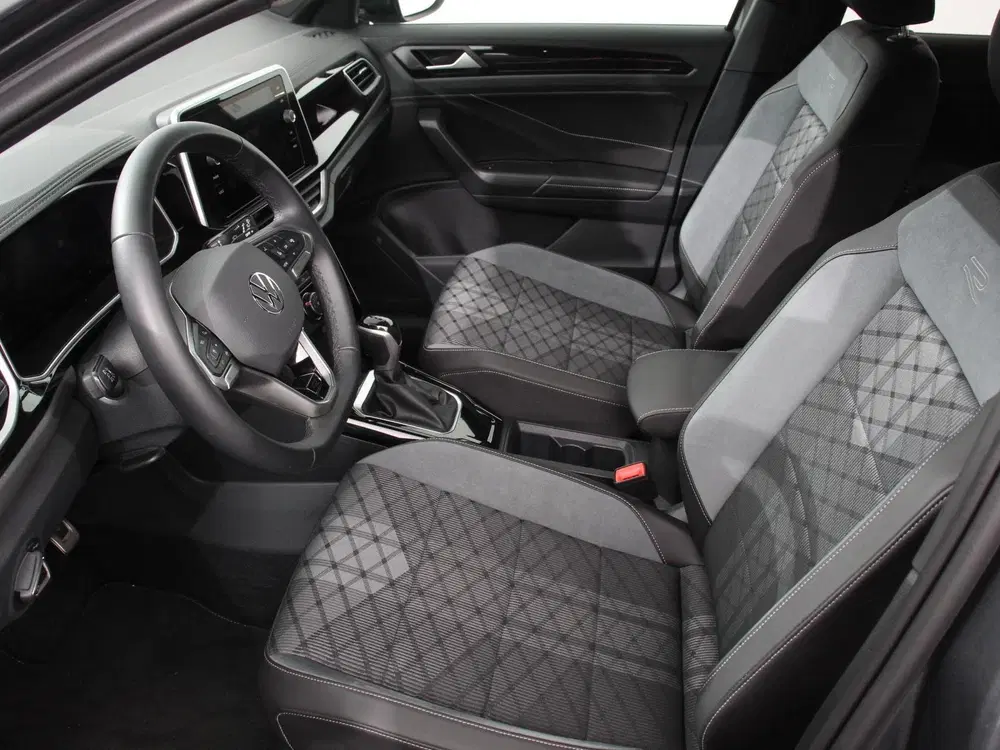 Volkswagen T-Roc 1.5 TSI 150pk DSG R-Line Navigatie Apple C uit 2024, foto 9