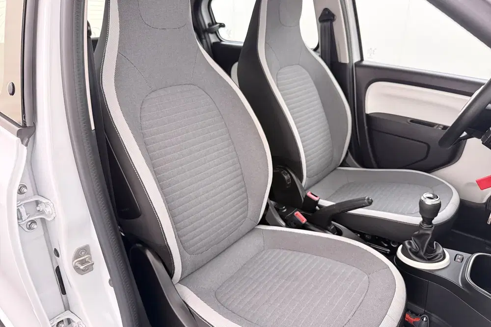 Renault Twingo 1.0 74 PK SCe Collection Cruise DAB Blueto uit 2020, foto 14