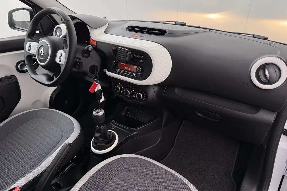 Renault Twingo 1.0 74 PK SCe Collection Cruise DAB Blueto uit 2020, foto 15