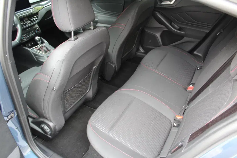 Ford Focus 1.5 EcoBoost ST Line Business 182PK uit 2019, foto 15