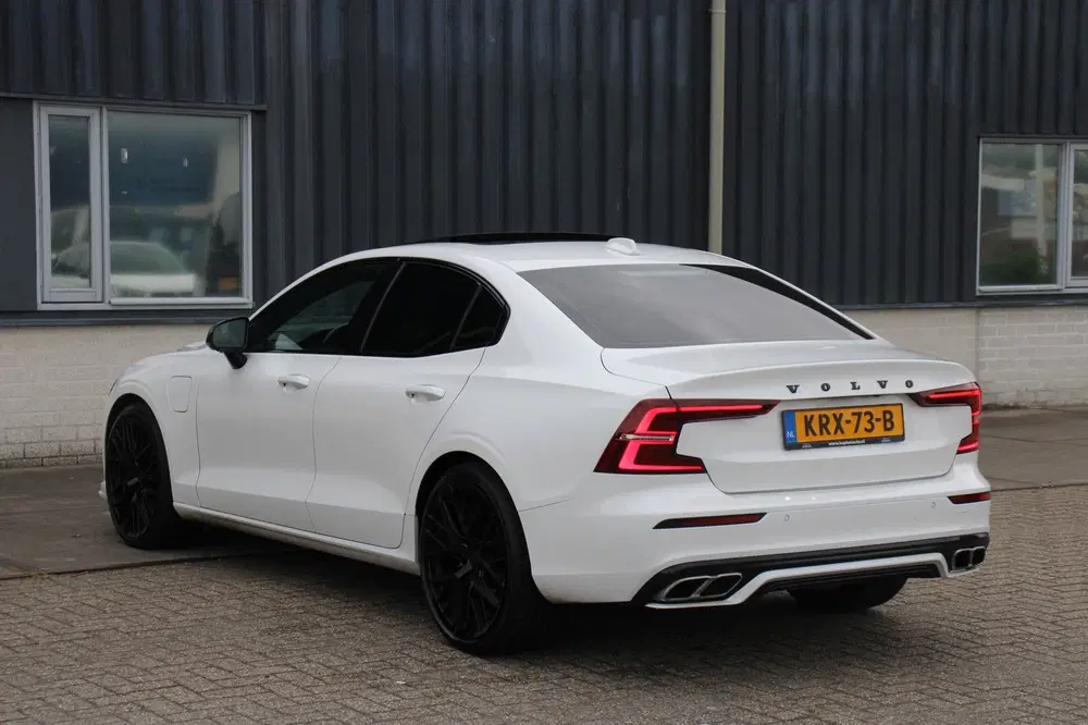 Volvo S60 2.0 T8 AWD R-Design Pano Memory Harman&Kar uit 2020, foto 7