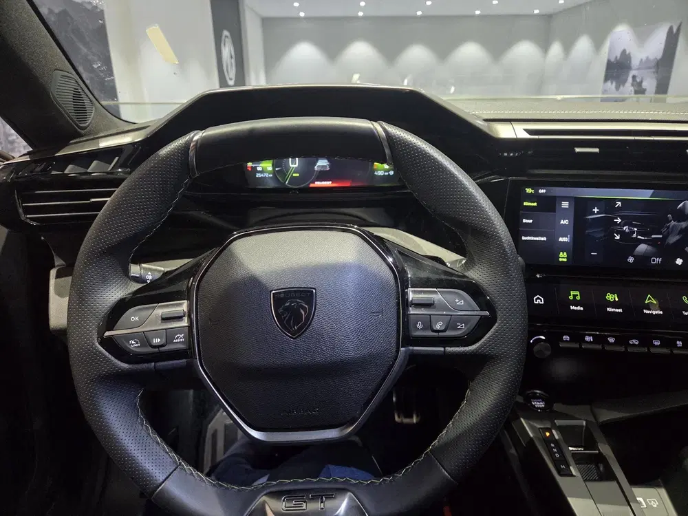 Peugeot 408 1.2 Hybrid 145 e-DCS6 GT uit 2026, foto 12