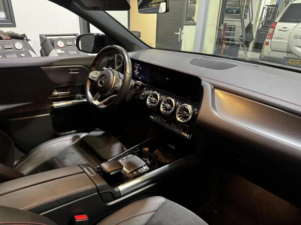Mercedes-Benz EQA Mercedes EQA 250 AMG Line 67 kWh uit 2022, foto 5