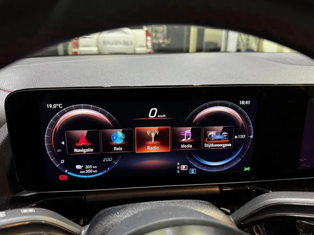 Mercedes-Benz EQA Mercedes EQA 250 AMG Line 67 kWh uit 2022, foto 7