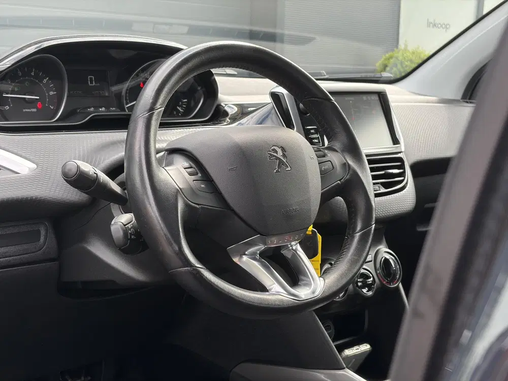 Peugeot 2008 1.2 PureTech Blue Lion 2e Eigenaar uit 2019, foto 6