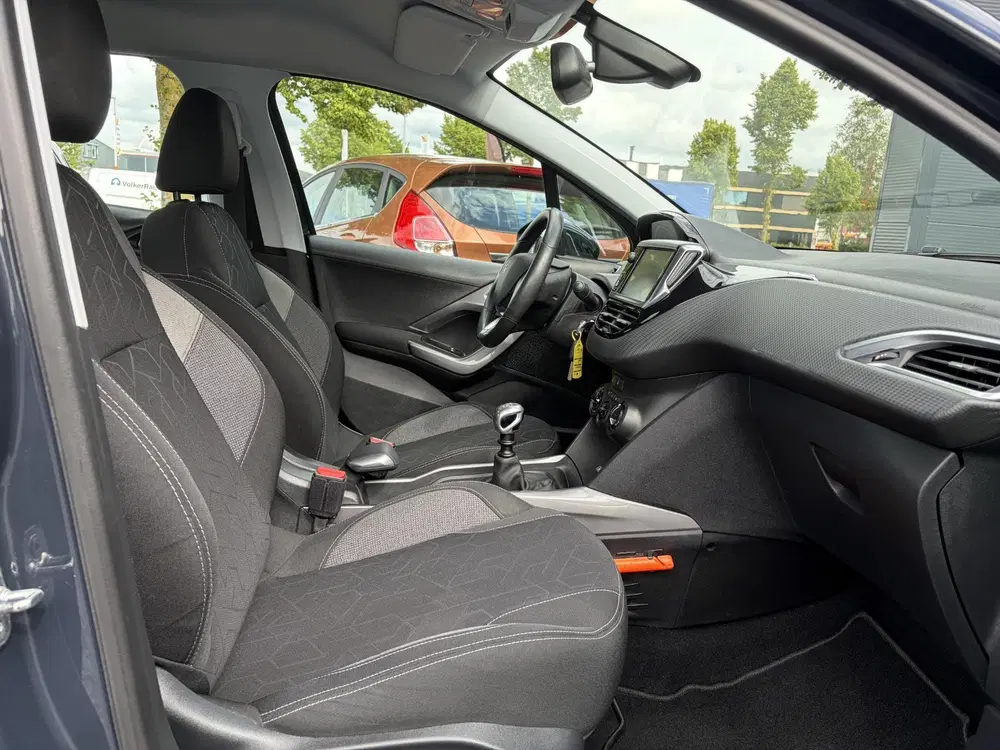 Peugeot 2008 1.2 PureTech Blue Lion 2e Eigenaar uit 2019, foto 9