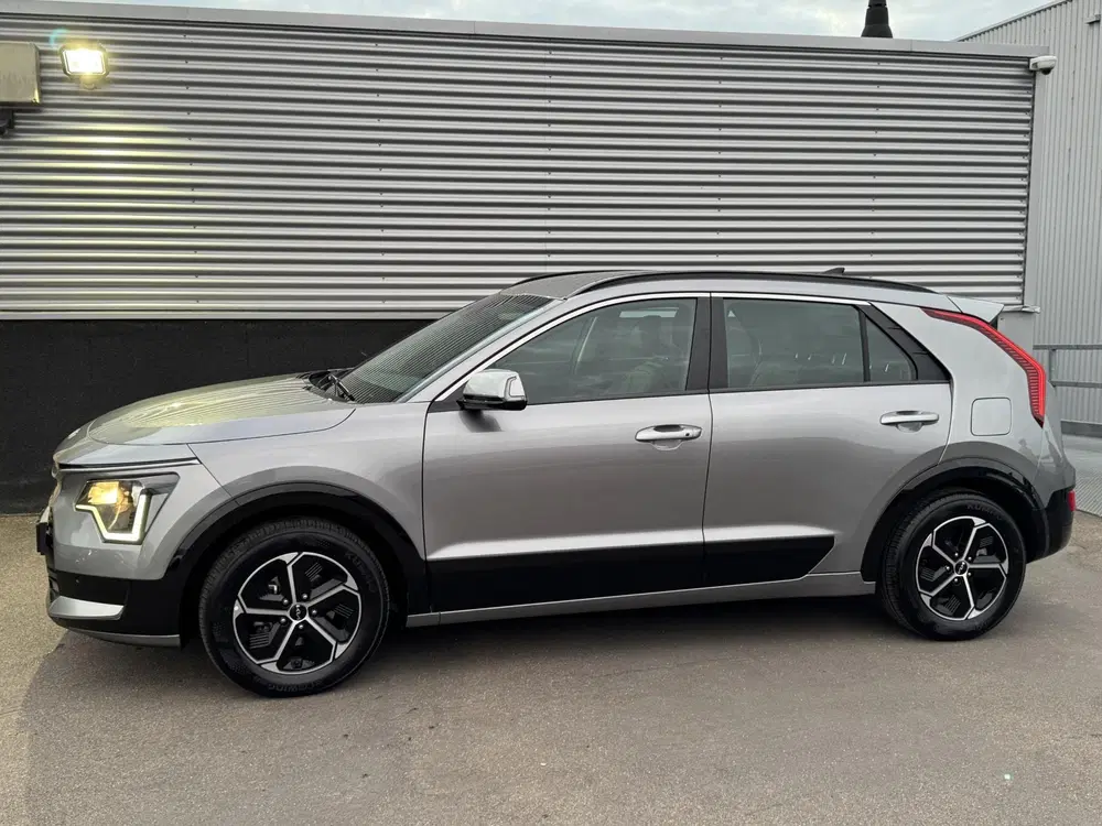 Kia Niro 1.6 GDi Hybrid DynamicLine Nederlandse aut uit 2025, foto 3