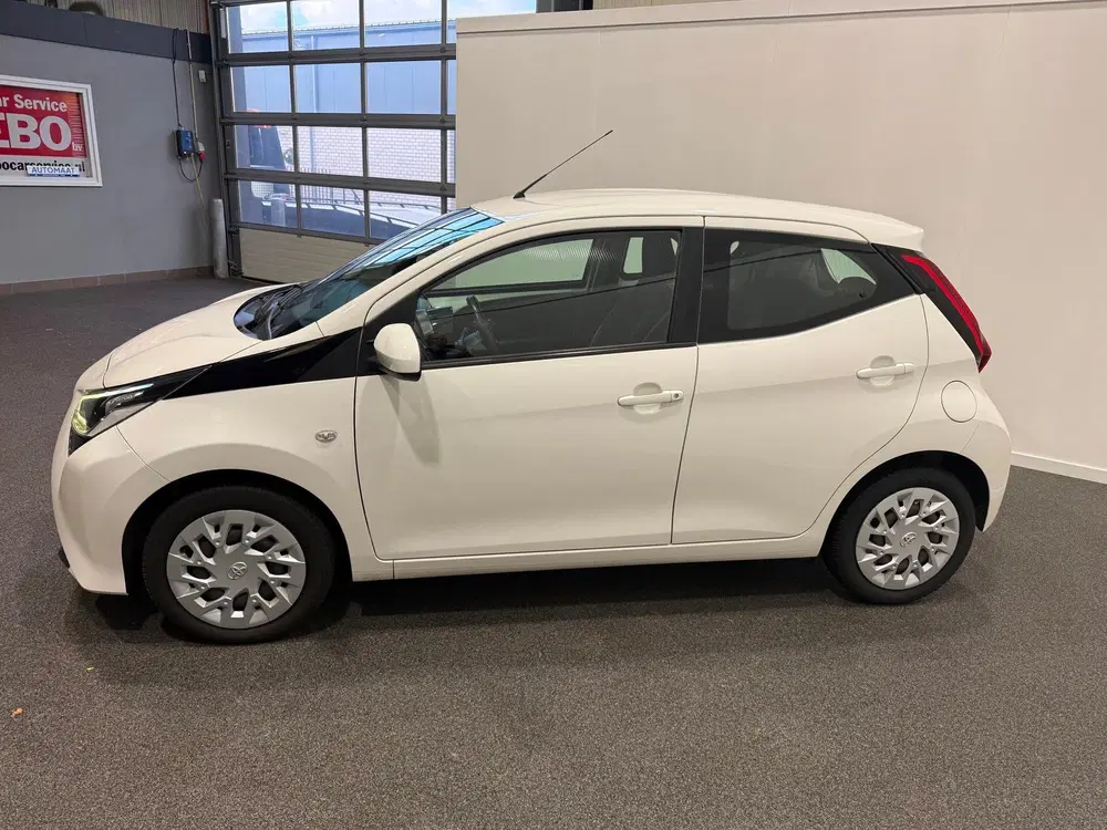 Toyota Aygo 1.0 VVT-i x-play uit 2021, foto 4