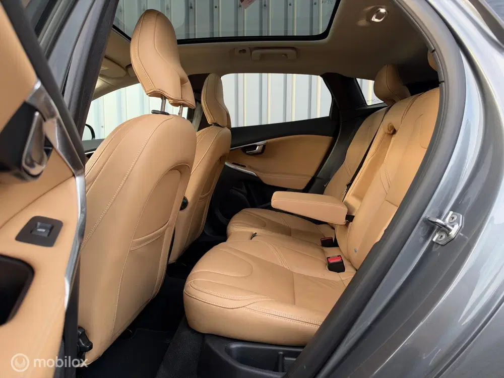 Volvo V40 Cross Country 1.5 T3 Polar+ Luxury uit 2019, foto 10