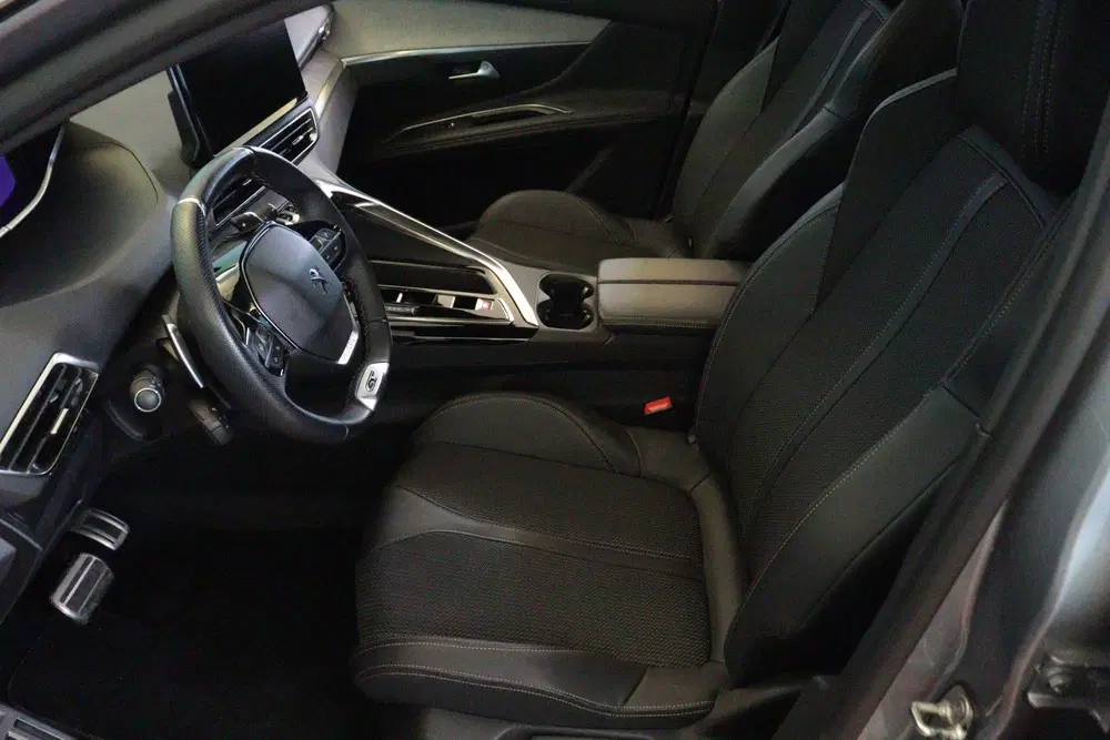 Peugeot 3008 1.6 HYbrid 225 GT uit 2023, foto 5