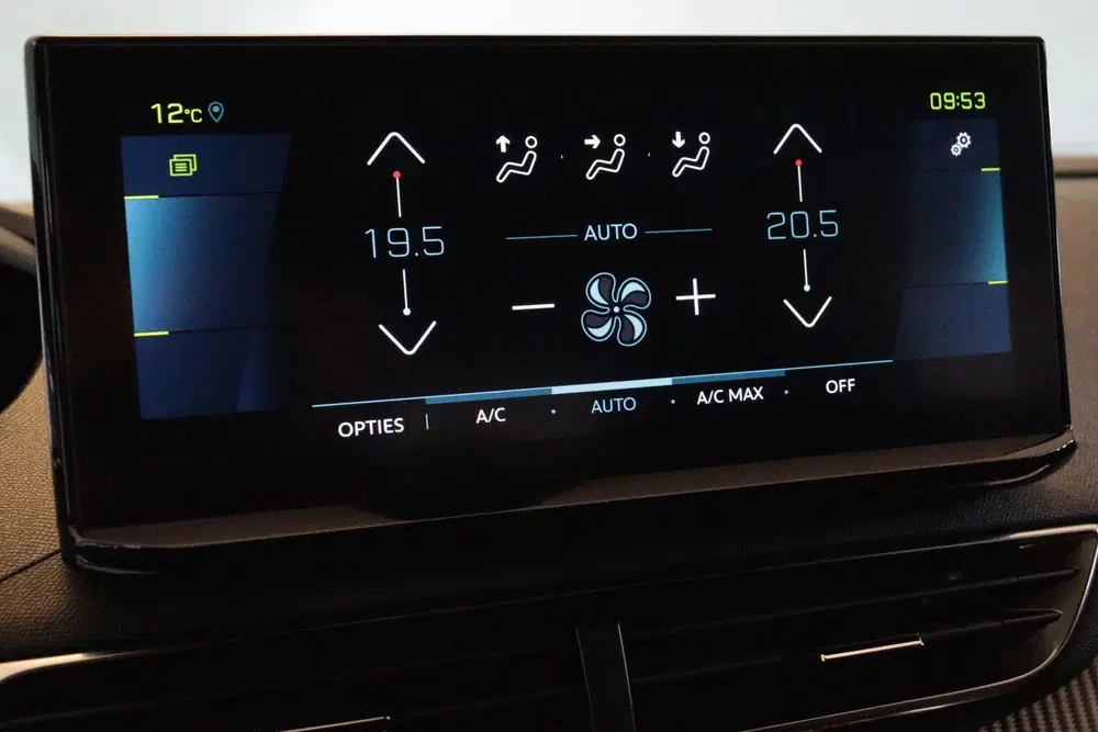 Peugeot 3008 1.6 HYbrid 225 GT uit 2023, foto 7