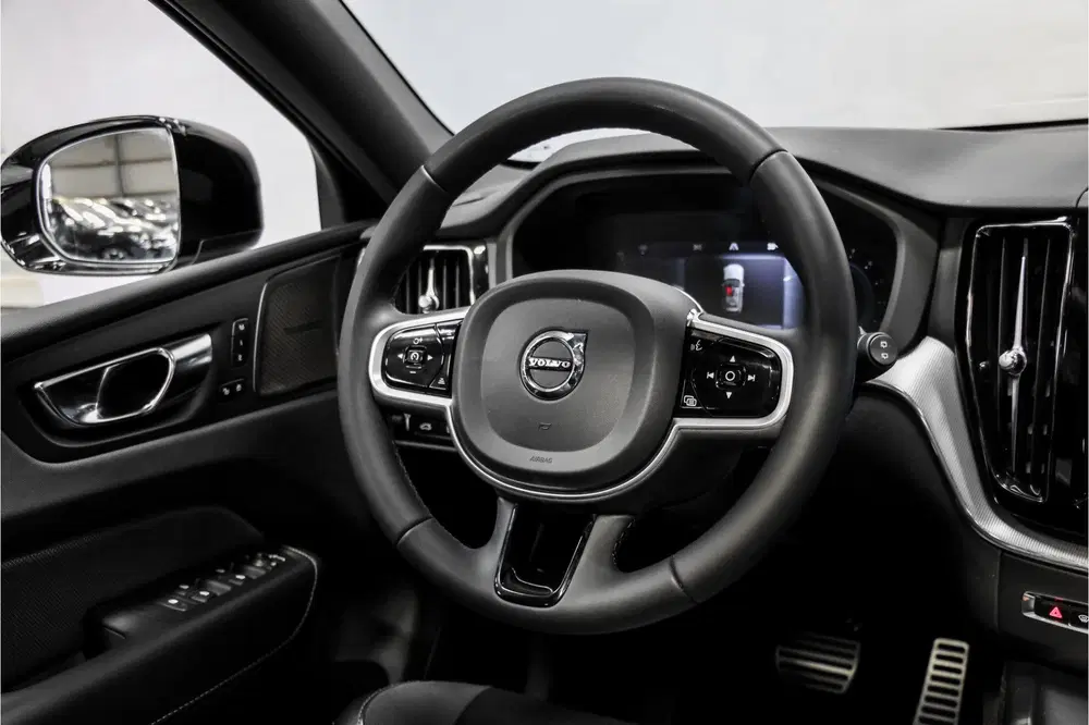 Volvo XC60 2.0 T6 Plugin AWD R-Design uit 2022, foto 10