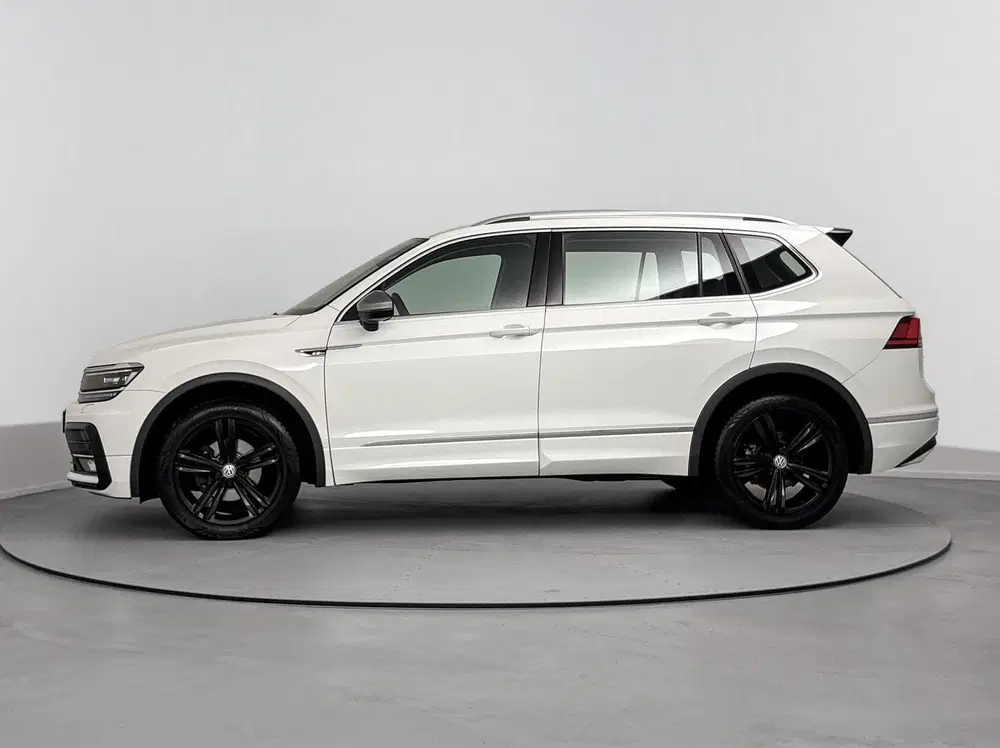 Volkswagen Tiguan Allspace 1.5 TSI R-Line uit 2021, foto 2