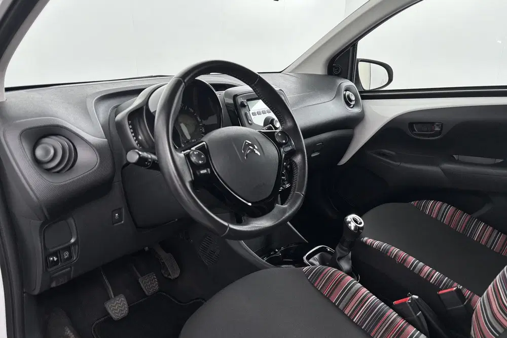 Citroën C1 Citroen C1 1.0 VTi Feel Wendbaar stadsauto uit 2020, foto 2