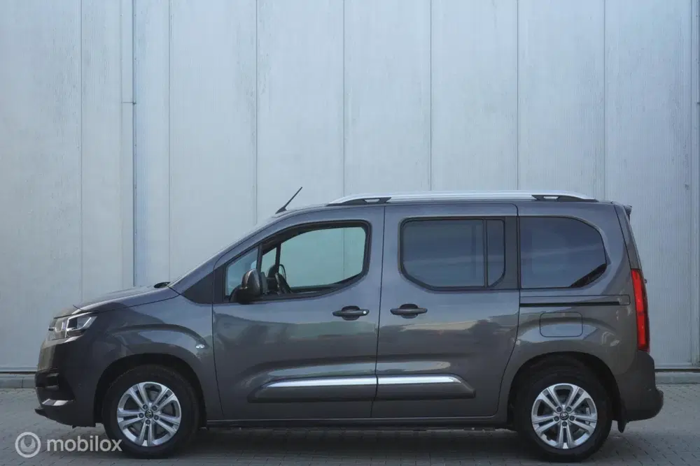 Toyota Proace City 1.2 Turbo Automaat uit 2020, foto 4