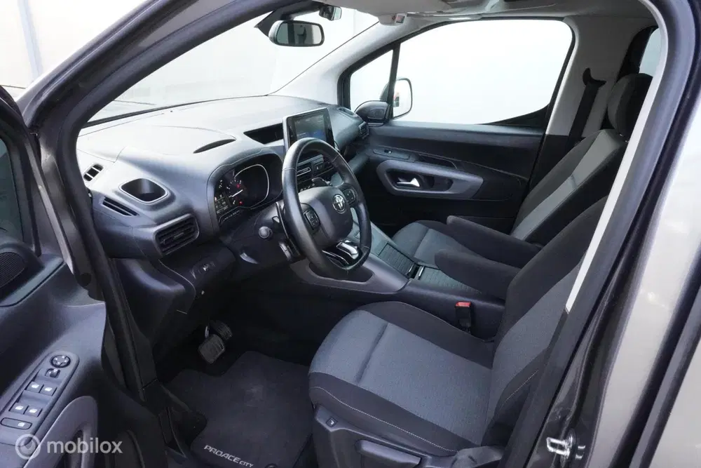 Toyota Proace City 1.2 Turbo Automaat uit 2020, foto 8