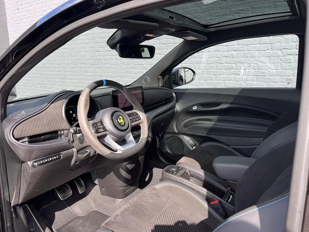 Abarth 500e Turismo 42 kWh uit 2024, foto 11