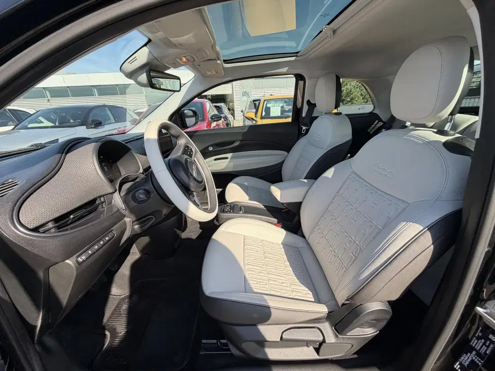 Fiat 500 La Prima 42 kWh Navigatie uit 2024, foto 12