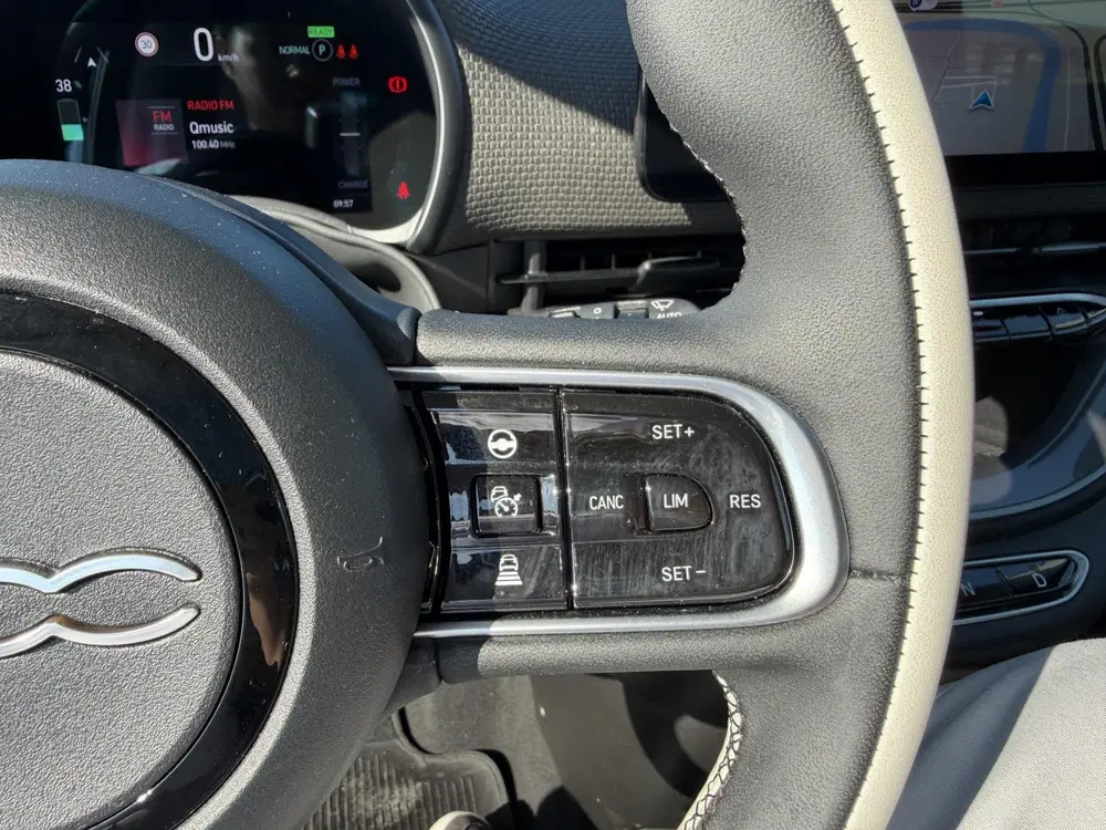 Fiat 500 La Prima 42 kWh Navigatie uit 2024, foto 15