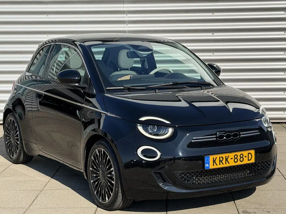 Fiat 500 La Prima 42 kWh Navigatie uit 2024, foto 2