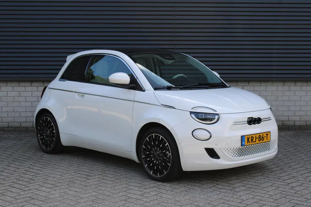 Fiat 500 La Prima 42 kWh SOH 97.1% Panoramadak uit 2024, foto 5