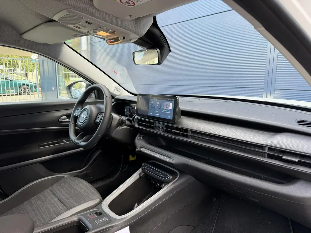 Jeep Avenger Longitude 54 kWh SOH 97 uit 2025, foto 11